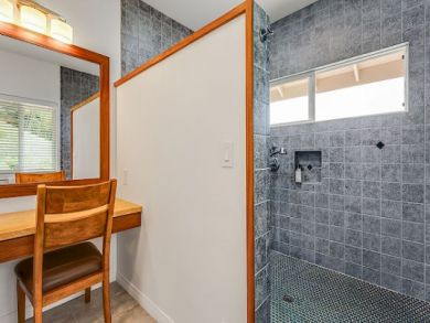 Walk in Shower and Dressing Table
